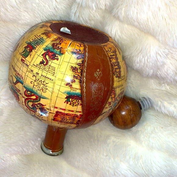 Vintage Italian genuine leather and wood bottle decanter - Picture 4 of 14